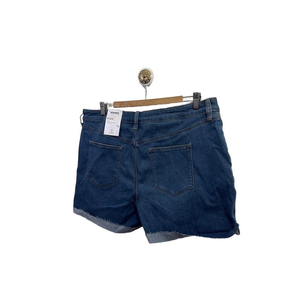 NWT Sonoma Short Women Size 18 Medium Wash Stretch Denim Frayed Hem Back Pockets